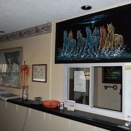 Glenview Motel Дъбюк Екстериор снимка